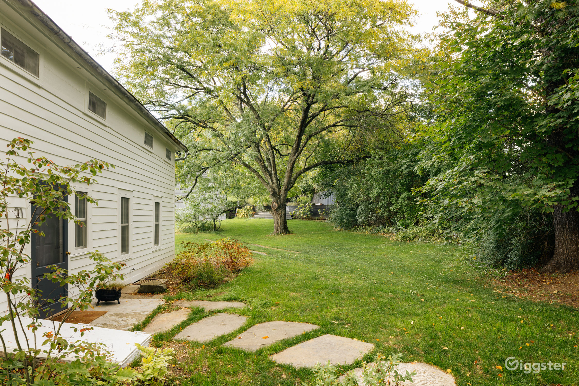 Minimalist upstate farmhouse and barn | Rent this location on Giggster