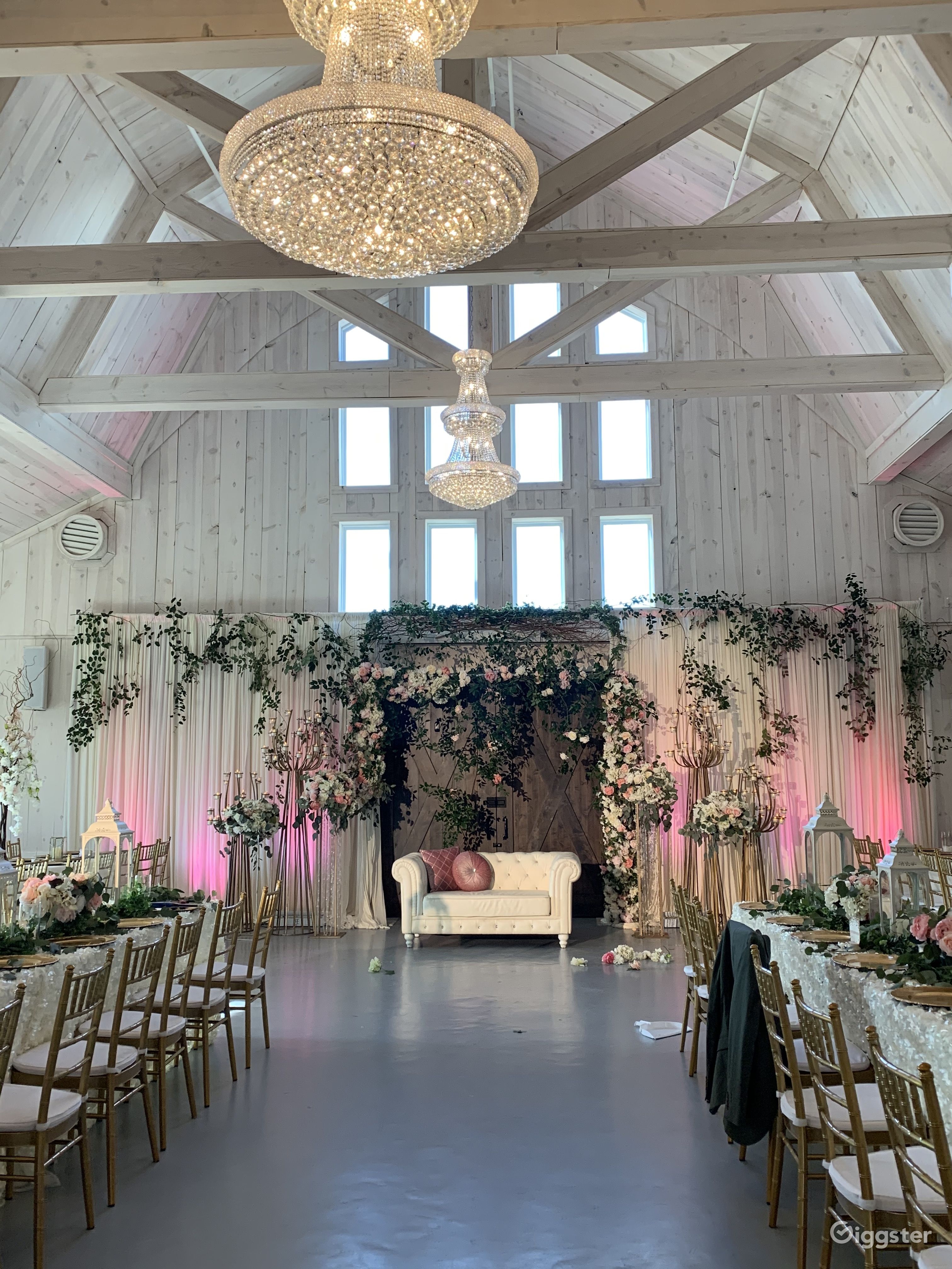 Carriage House Rent this location on Giggster