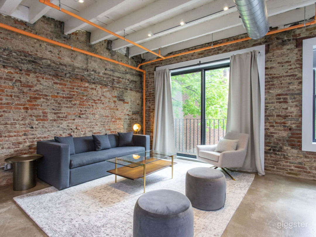 Distinctive Unit 3 Apt. In Philadelphia Photo 1