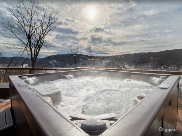 Very Private Candlewood Lake Exclusive Home Rent this location on