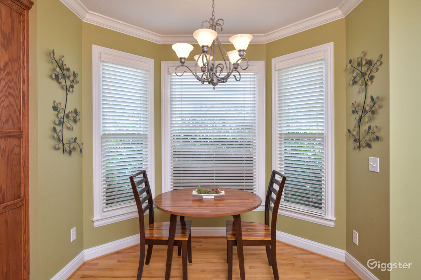 Completely Furnished Ranch at Apple Orchard Rent this location on