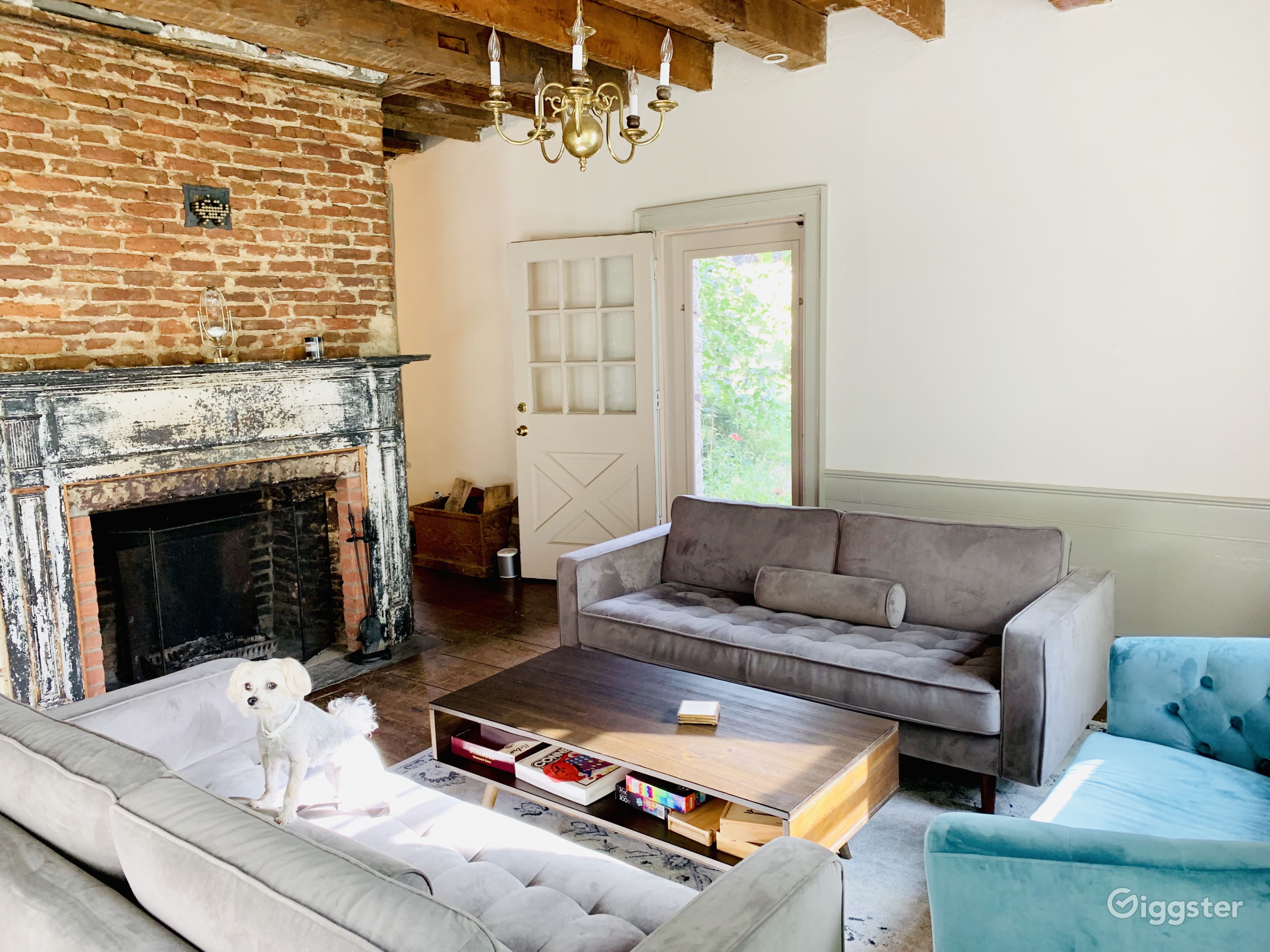 Oliver House Rent this location on Giggster