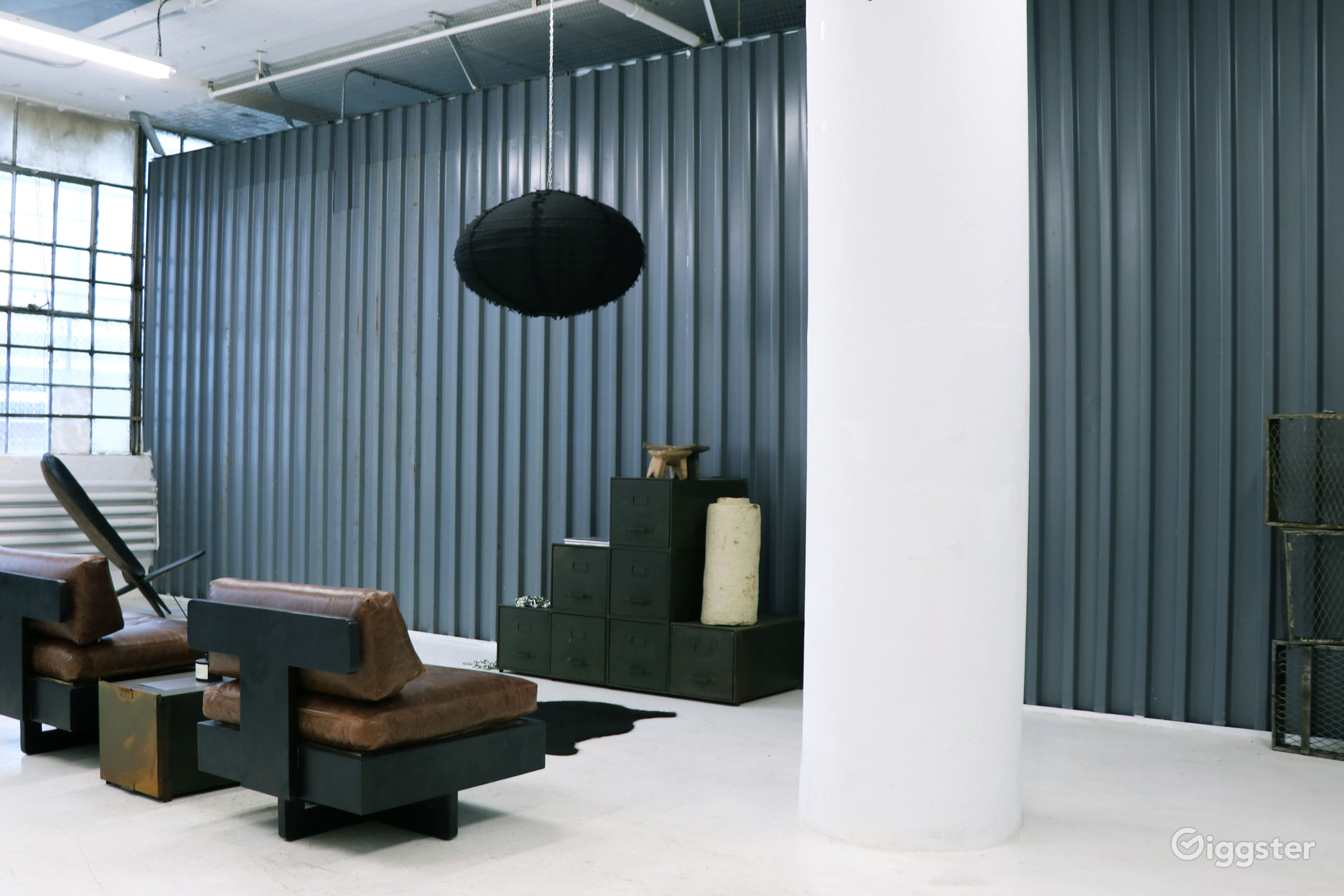 1,000 sqft Jersey City Modern Industrial Studio Rent this location on