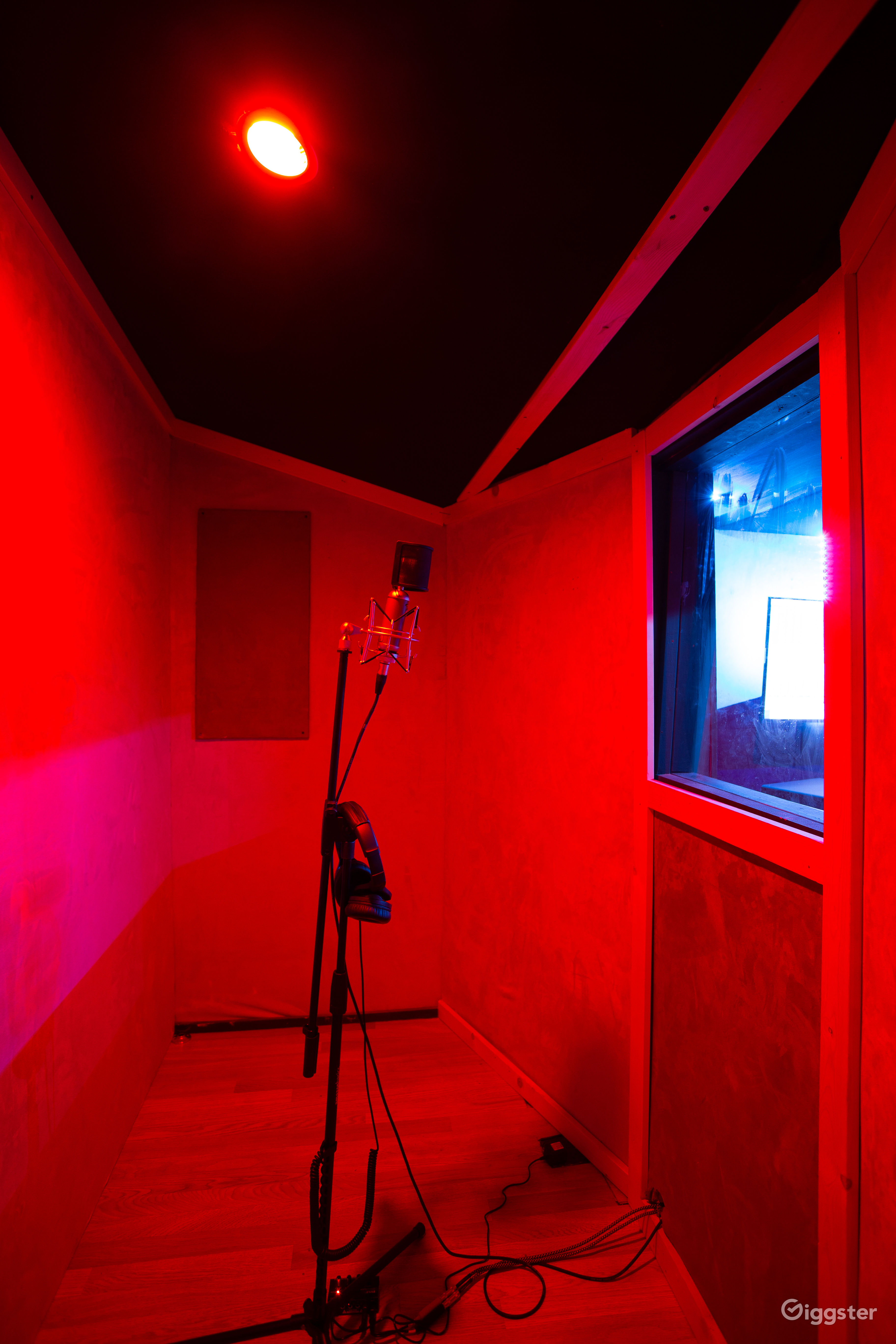Empty Recording Studio Space For Rent Los Angeles - tlci562