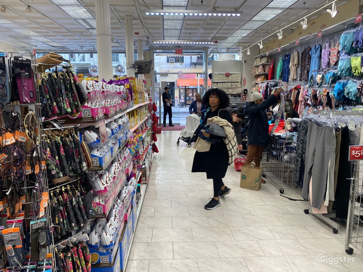 Spacious Grocery Store in Chambers 1st Level Rent this location on