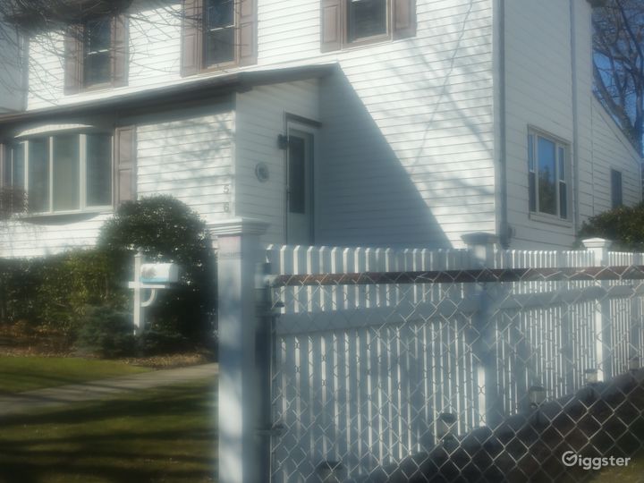 Creative space single family home in Long Island Rent this location