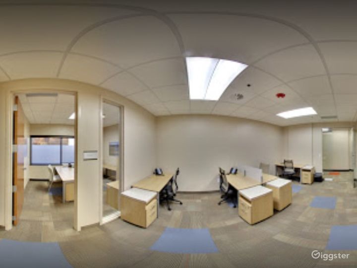 Cozy and Quiet Office Spaces on Broadway Rent this location on Giggster