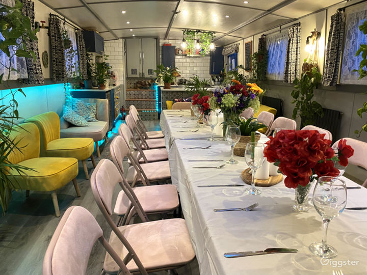 Catering options including brunches, dinners, drinks receptions.