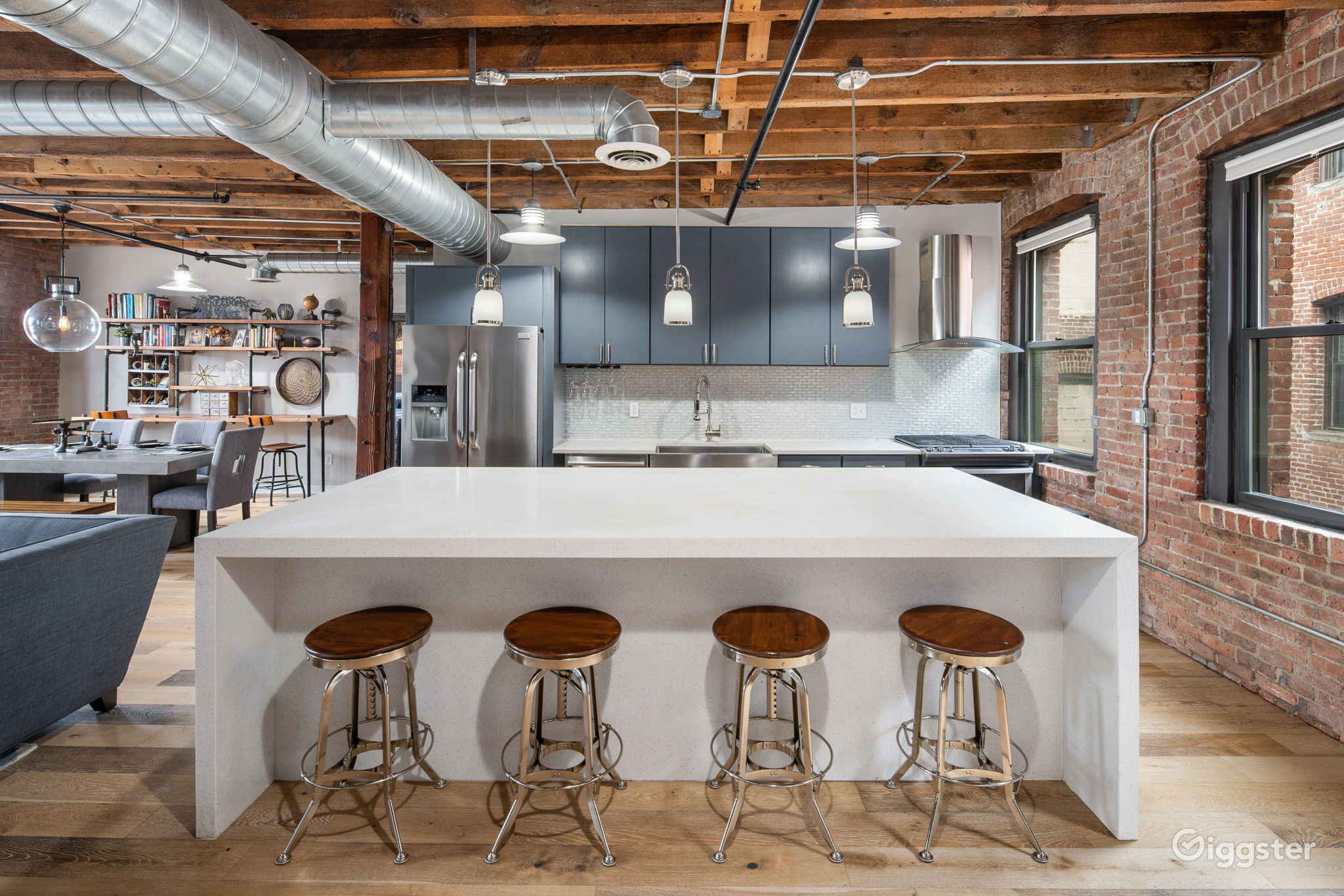Urban Industrial Loft with Lots of Natural Light | Rent this location ...