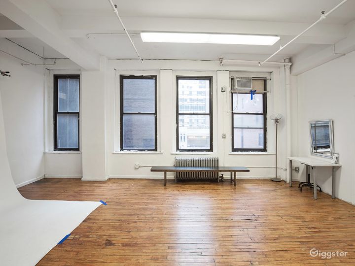 Spacious Studio Loft Rent this location on Giggster