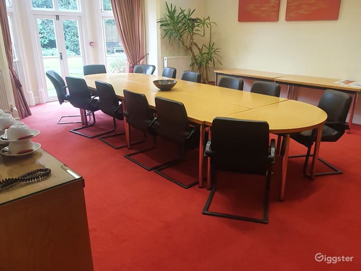 Castle Donington Conference Room Rent this location on Giggster