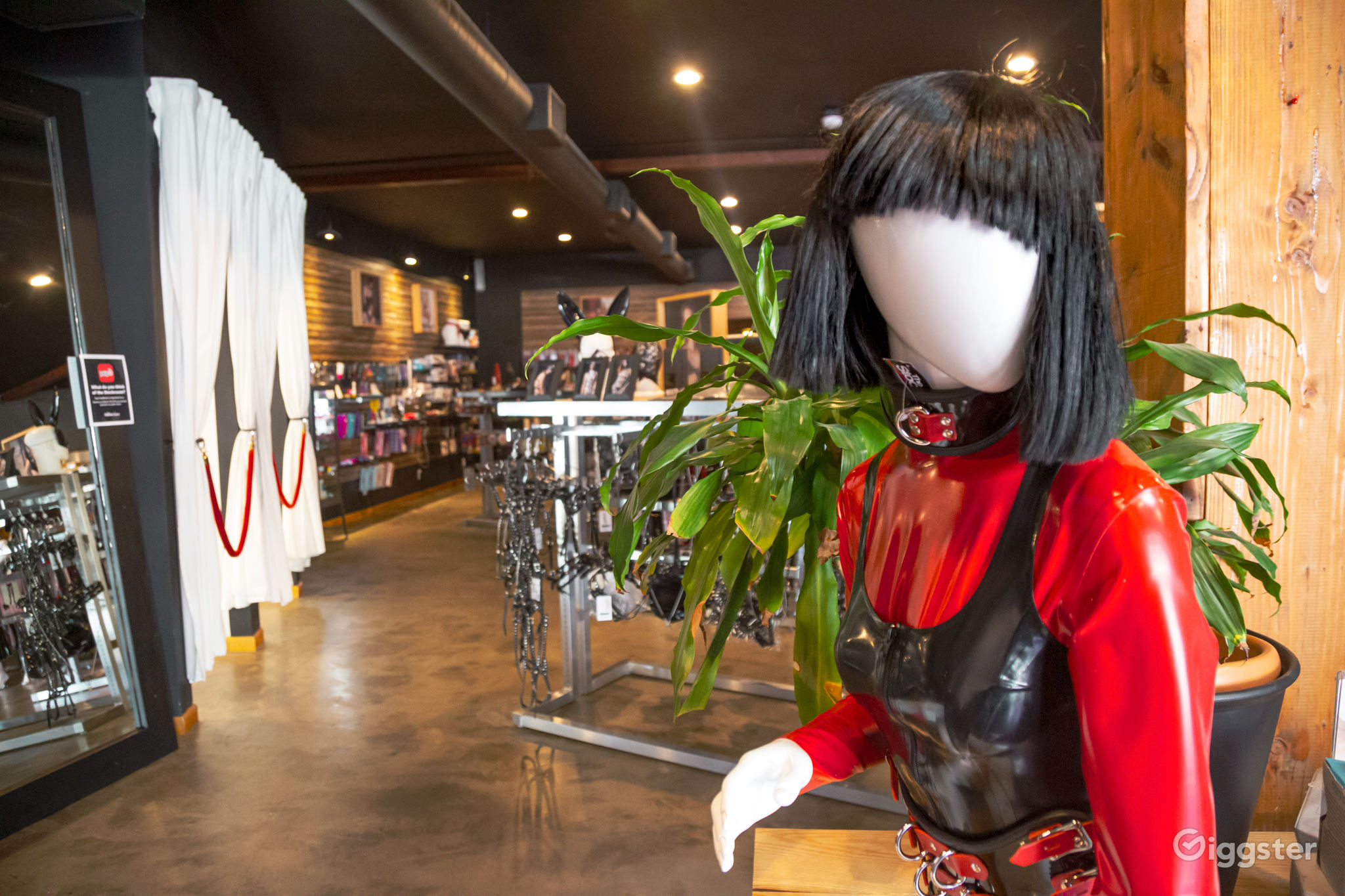 Retail Storefront With An Old Garage Gas Station Rent This Location On Giggster