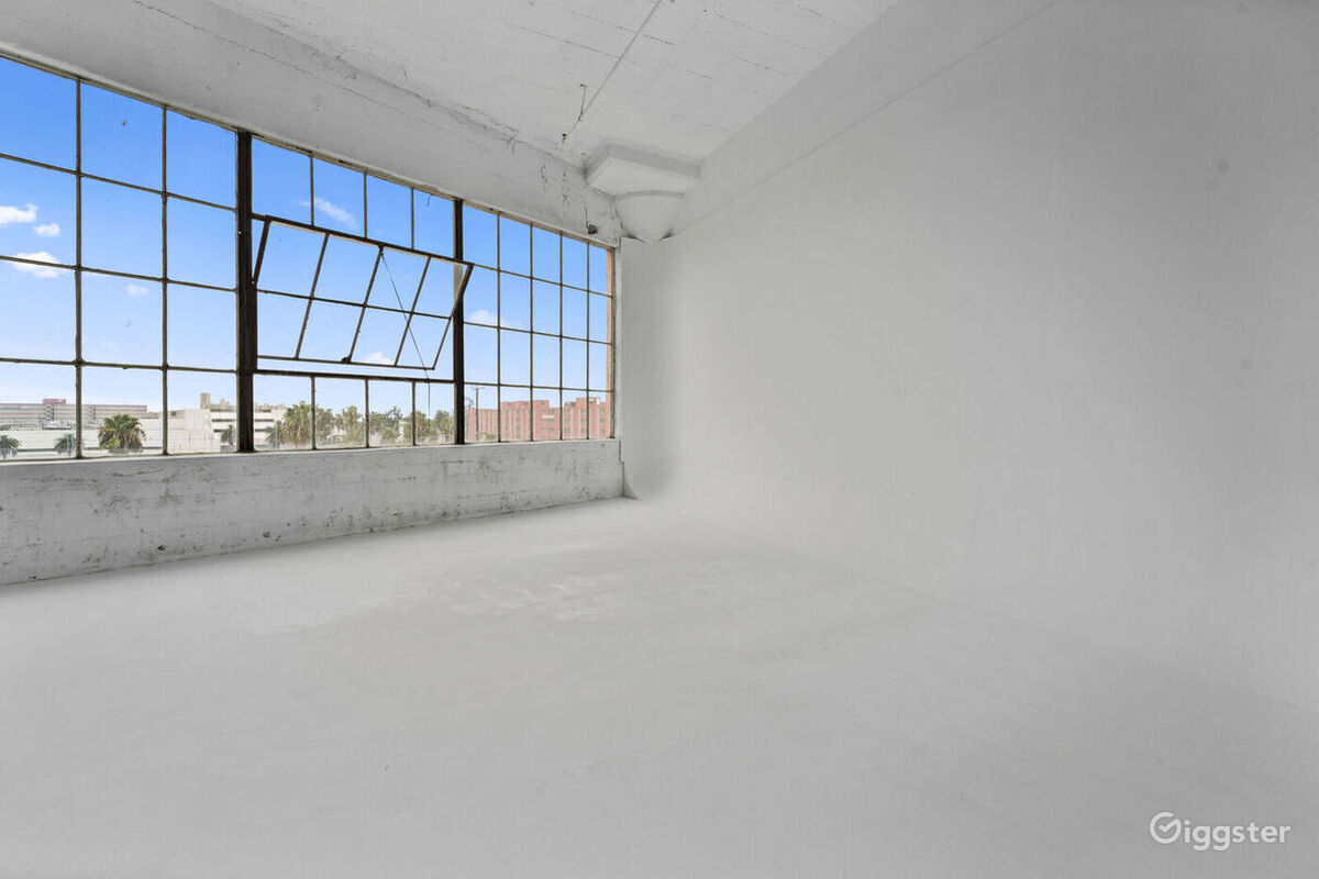 Downtown LA Editorial Photo, Film, & Event Studio Rent this location