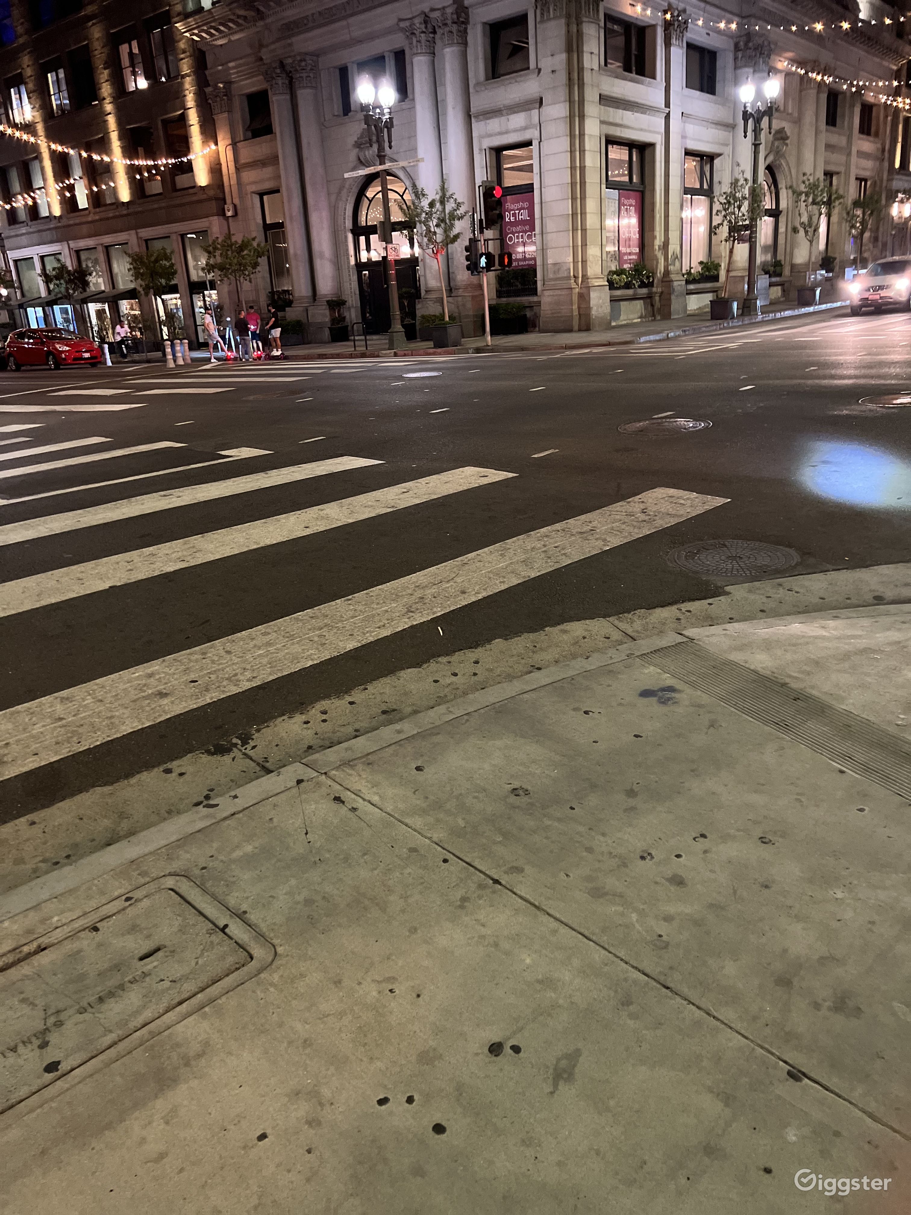 DTLA + Rooftop Pool and Amazing Views Rent this location on Giggster