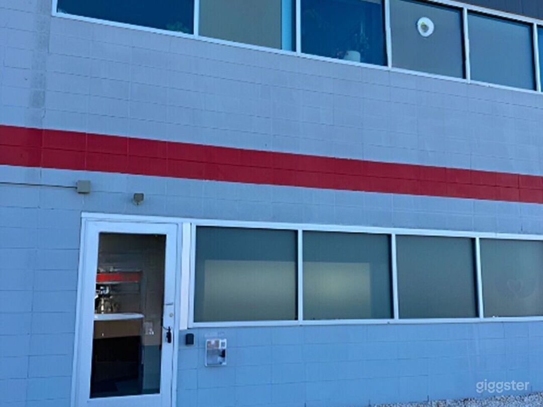 Unique and Carefully Curated Event Space with Natural Lighting near downtown Denver (Full Buy Out) Photo 2