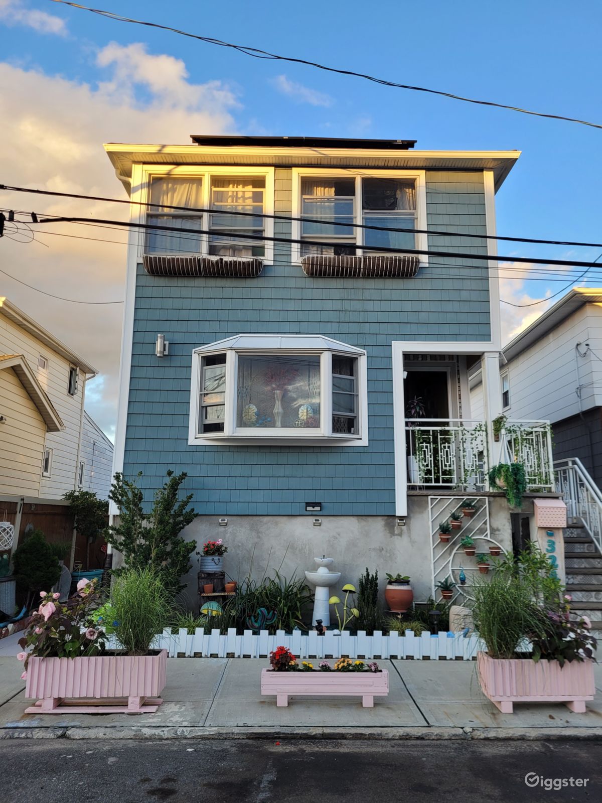 Colorful Bay House Rent this location on Giggster