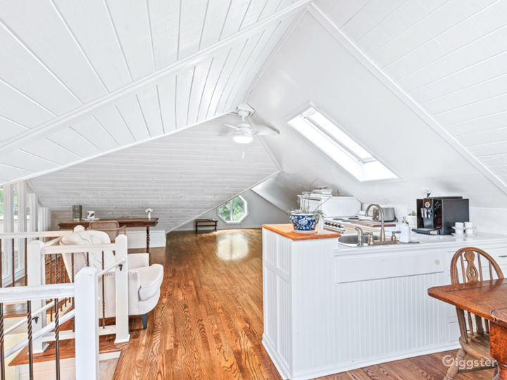 Sunny Upstairs Downtown Decatur Apartment Rent this location on Giggster