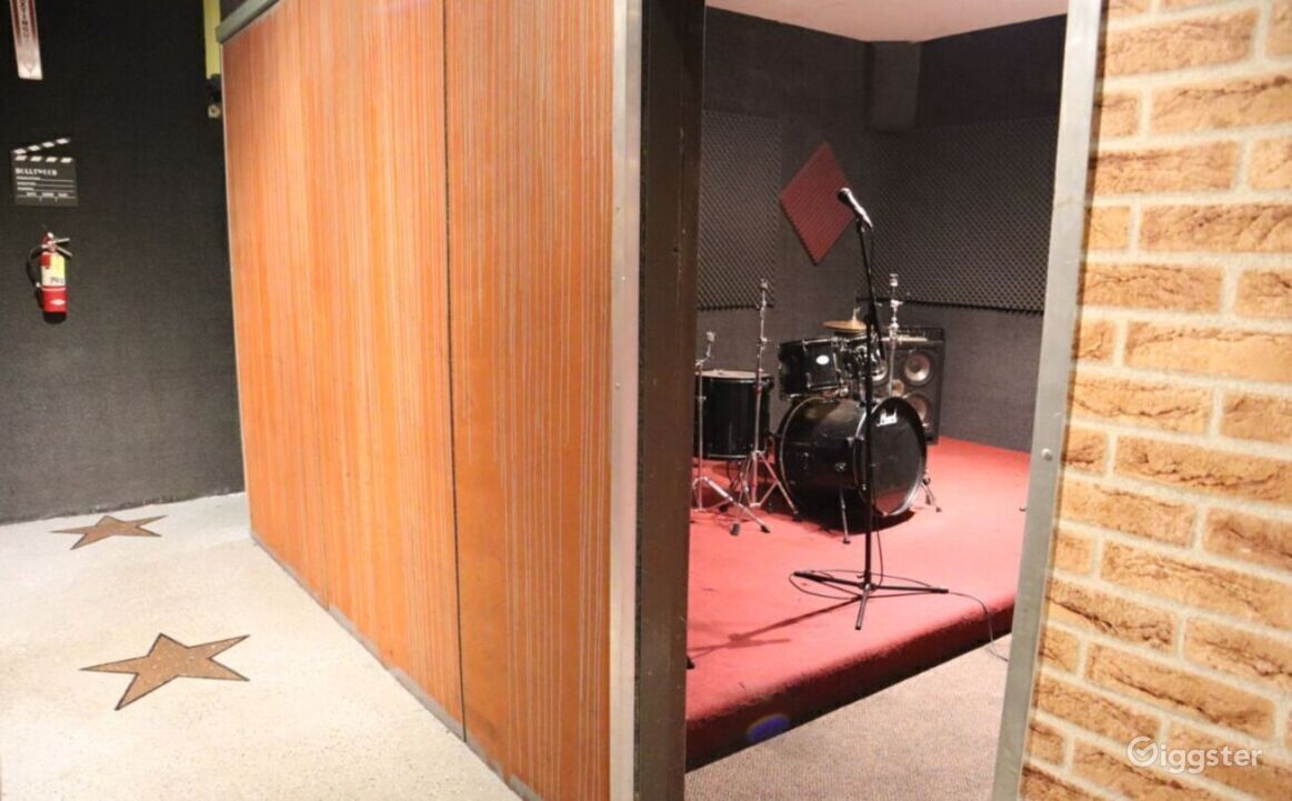 Rehearsal Space Los Angeles | 7000 sq ft Music Studio | Giggster