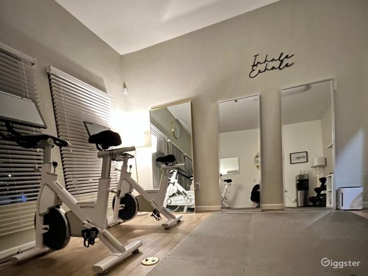 Homey Massage Room Rent this location on Giggster