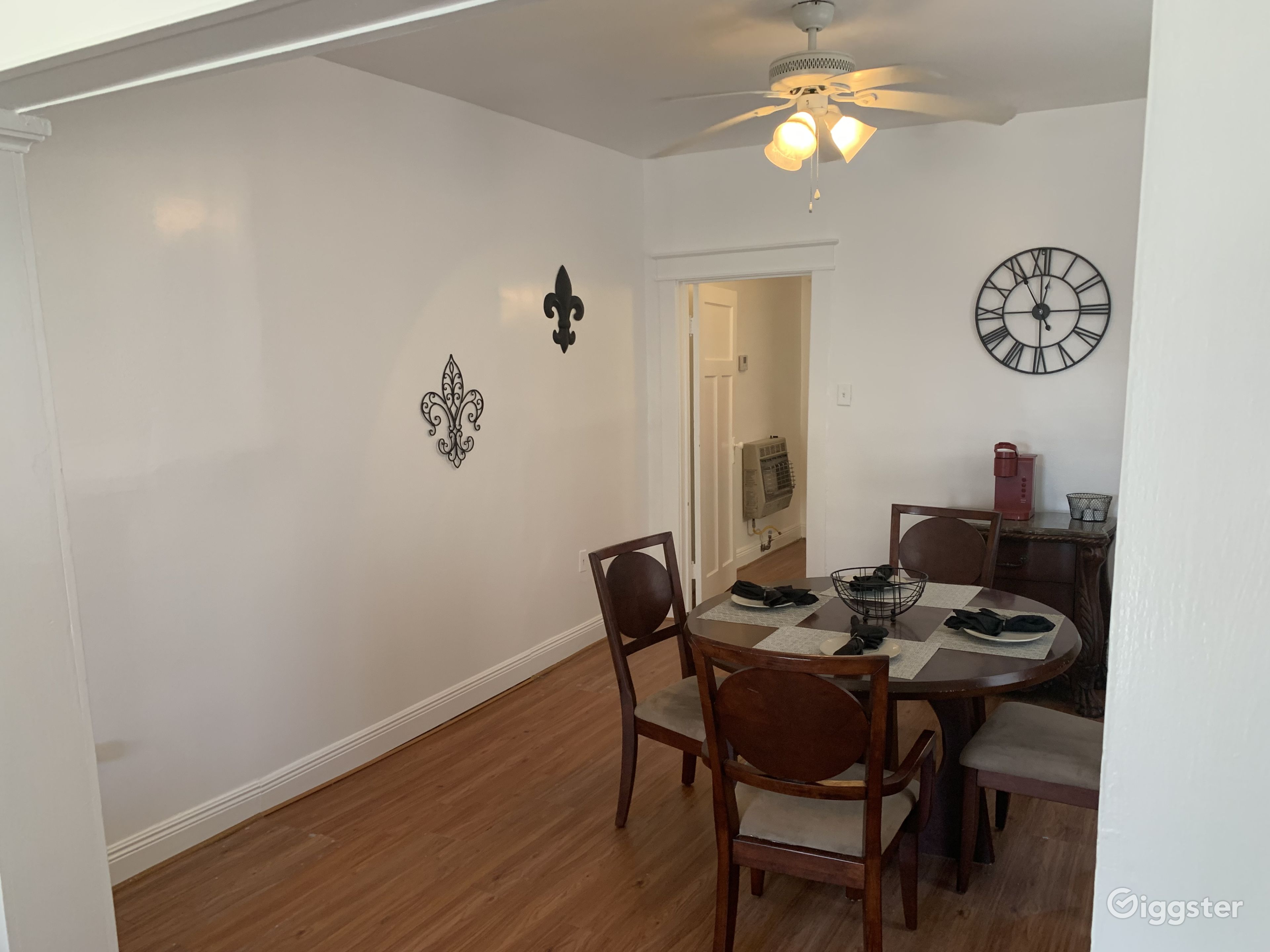 Duplex with New Orleans architecture Rent this location on Giggster