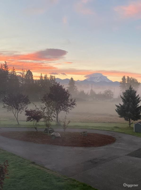 Outdoor Enumclaw Wedding Venue with Views of Mt. Rainier