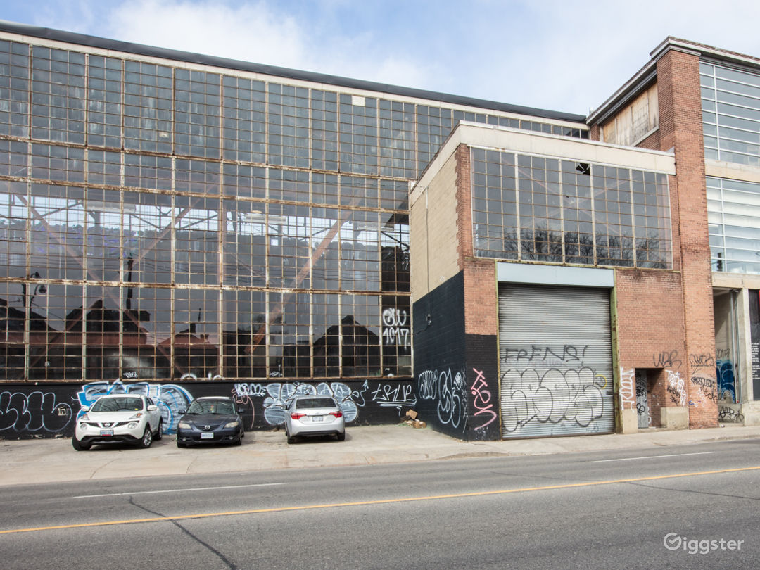 Huge Glass Warehouse In Mid Town Rent this location on Giggster