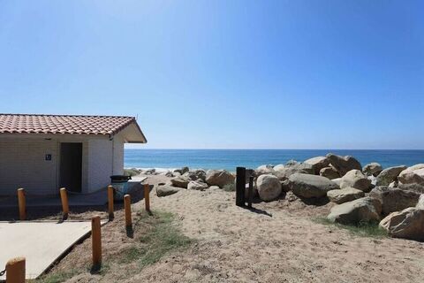 Point Dume Westward Beach Photo 50