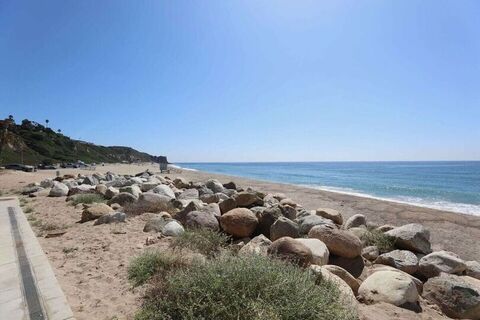 Point Dume Westward Beach Photo 57