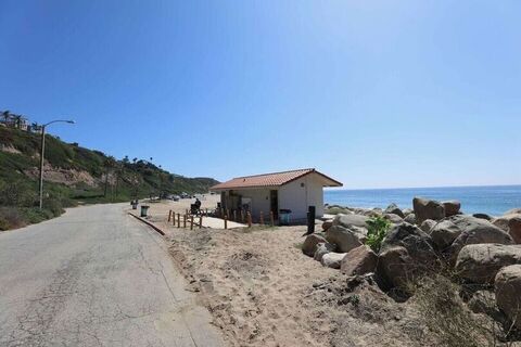 Point Dume Westward Beach Photo 49