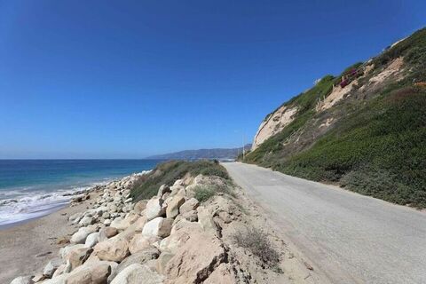 Point Dume Westward Beach Photo 45