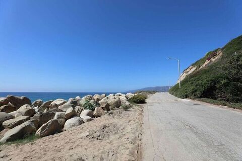 Point Dume Westward Beach Photo 52