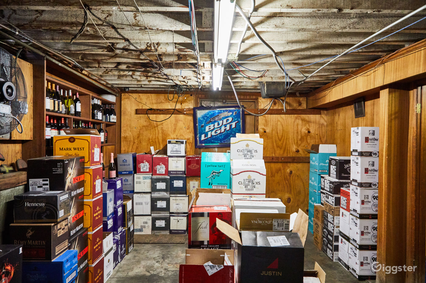 Liquor Store on Sunset with a Backroom Rent this location on Giggster