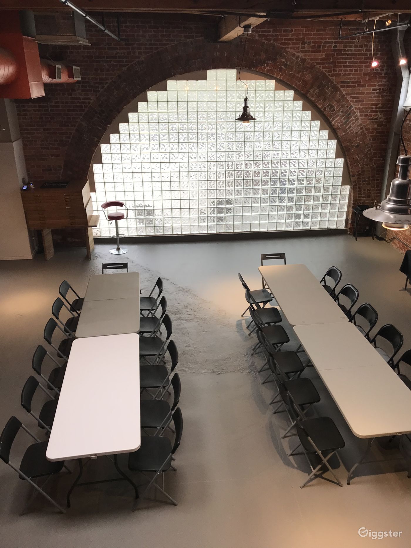 Contemporary Downtown Art Gallery Rent this location on Giggster