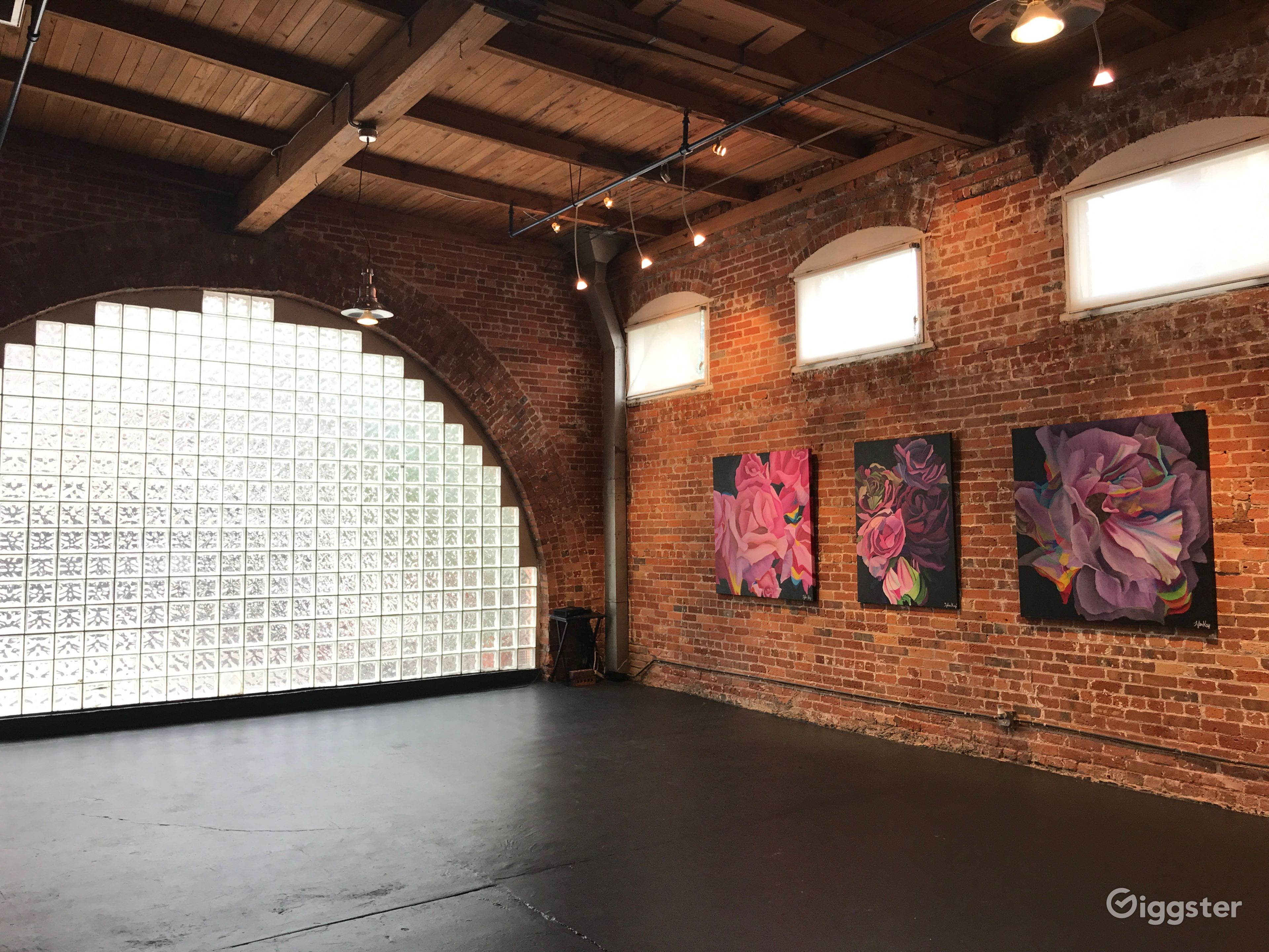 Contemporary Downtown Art Gallery Rent this location on Giggster