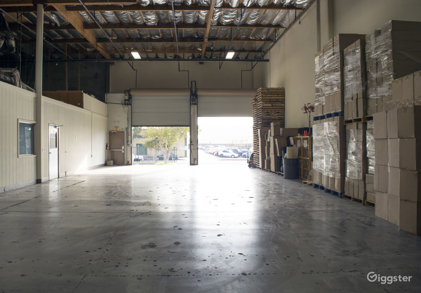 Industrial Warehouse with High Ceilings Rent this location on Giggster