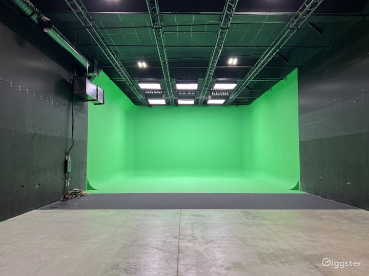 Studio Space in Atlanta 3 wall Green Screen Cyc Rent this location
