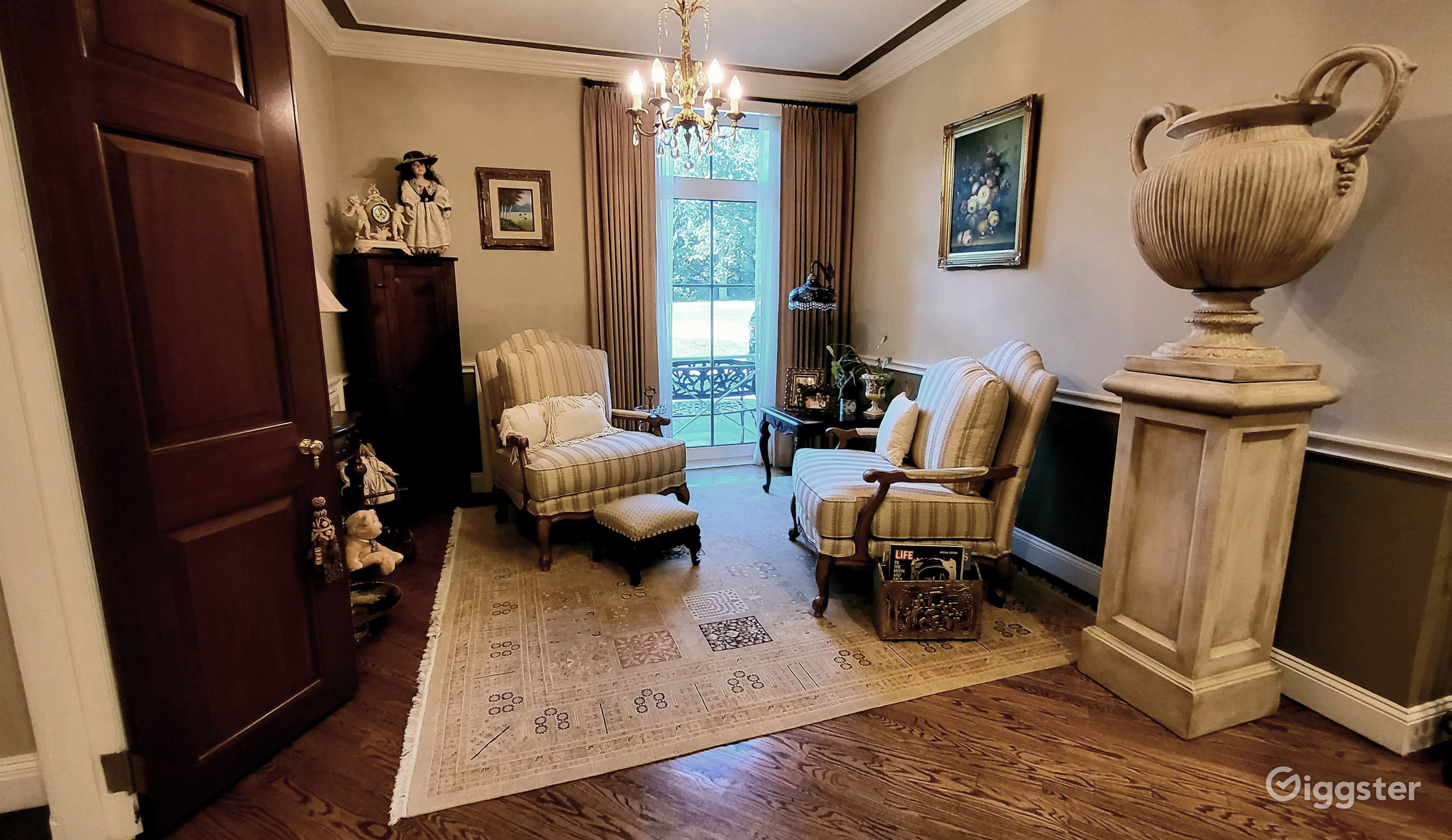 Incredible Mansion in West Hills Rent this location on Giggster