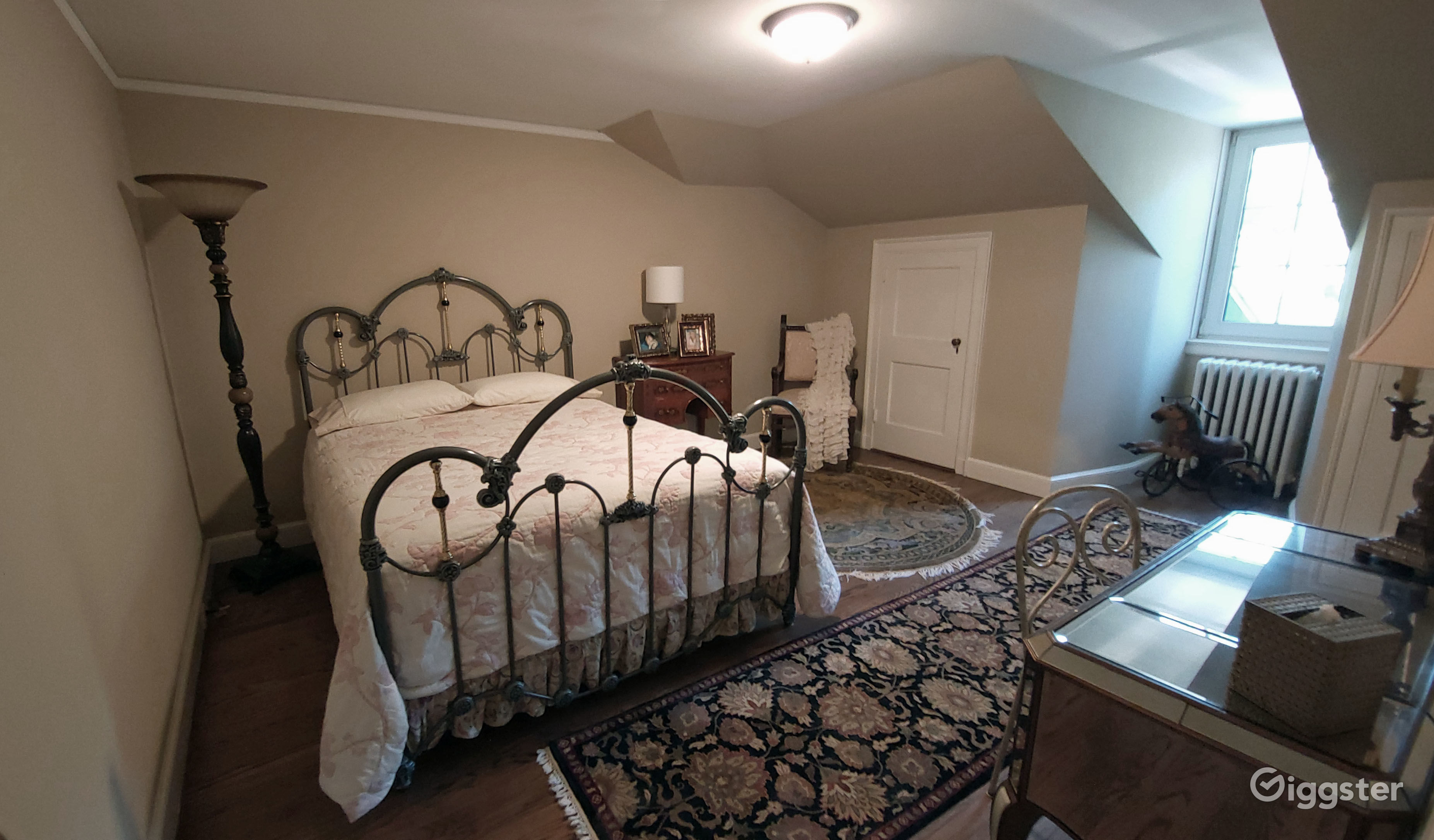 Incredible Mansion in West Hills Rent this location on Giggster