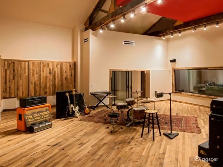 Philadelphia Modern Professional Recording Studio Rent this location on Giggster