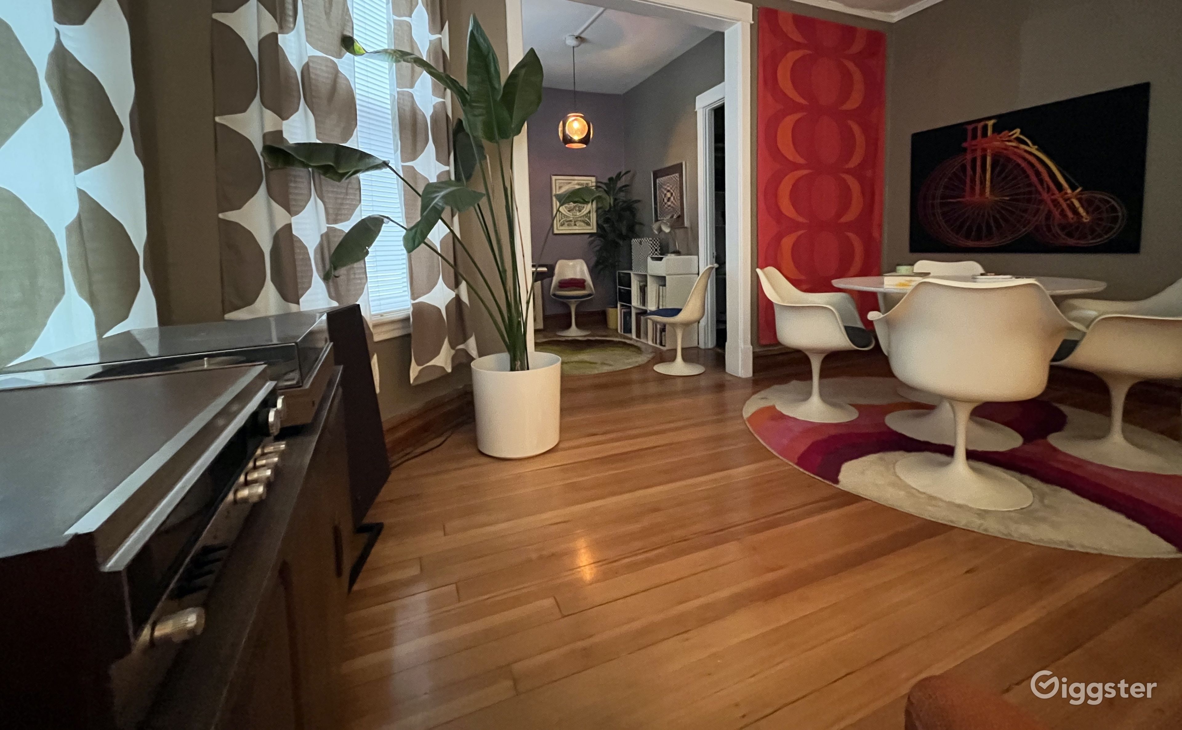 Constantine's Castle Curated Vintage Apartment Rent this location