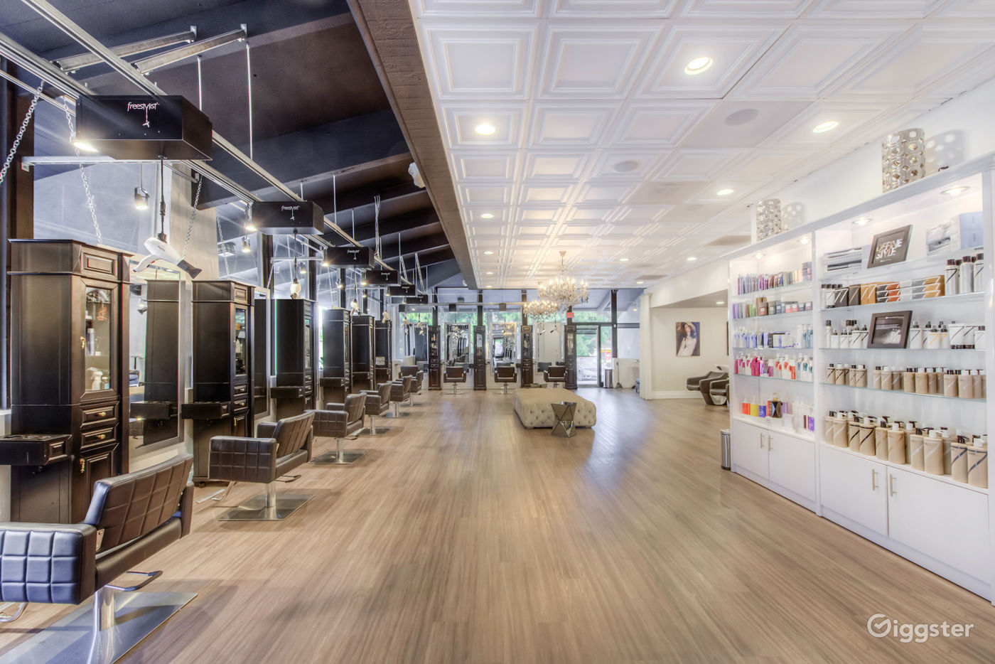 Luxury hair salon Rent this location on Giggster