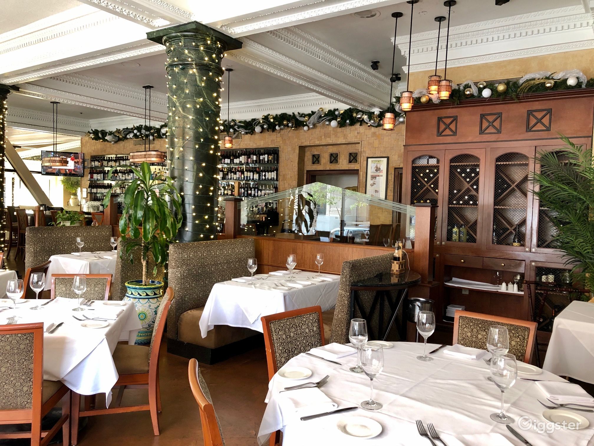 Elegant and Classy Restaurant in Long Beach Rent this location on
