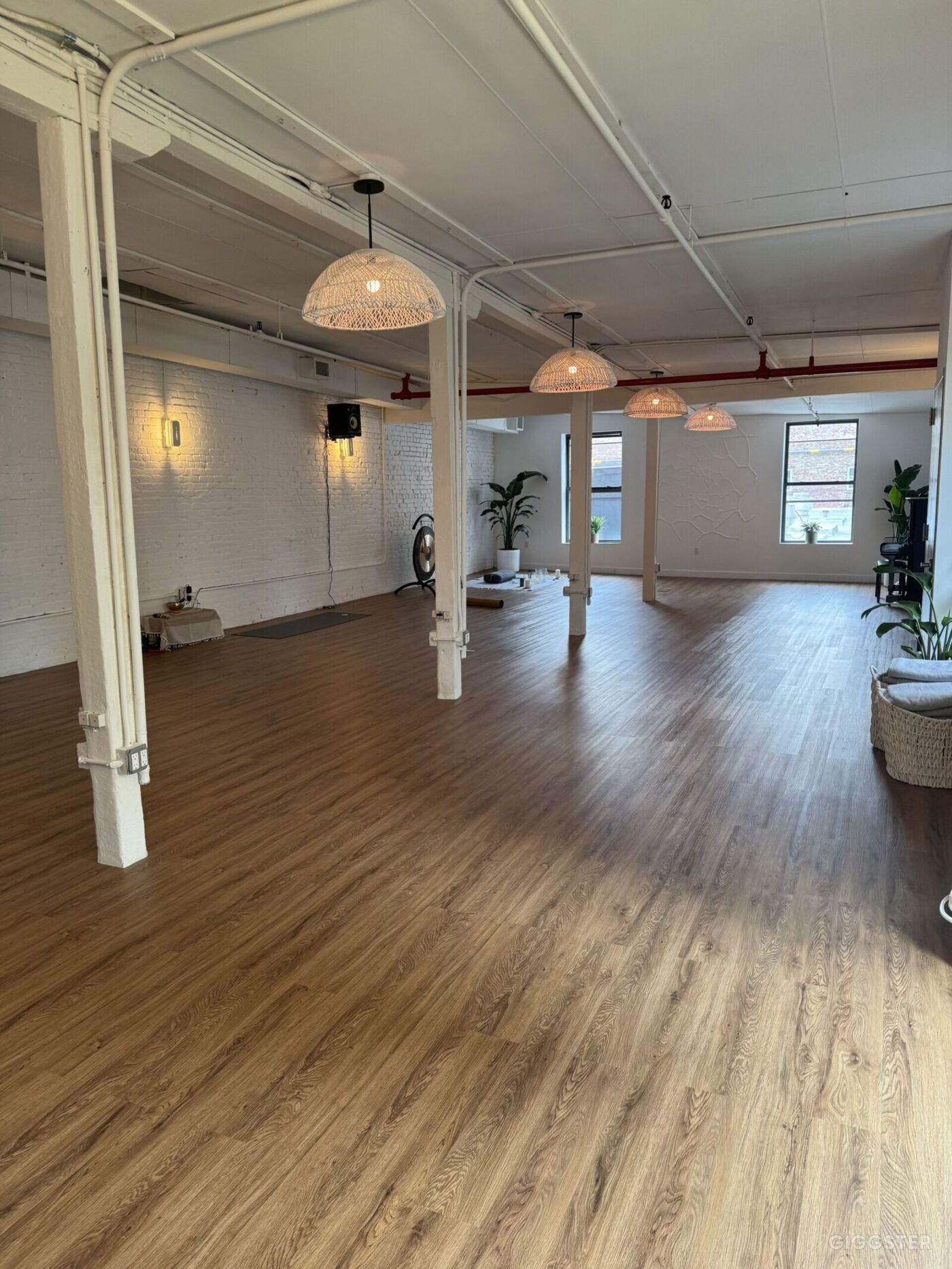 Industrial Loft Apartment: Back to Warehouse Roots | Redfin - Industrial Apartment Penthouse Yoga Space