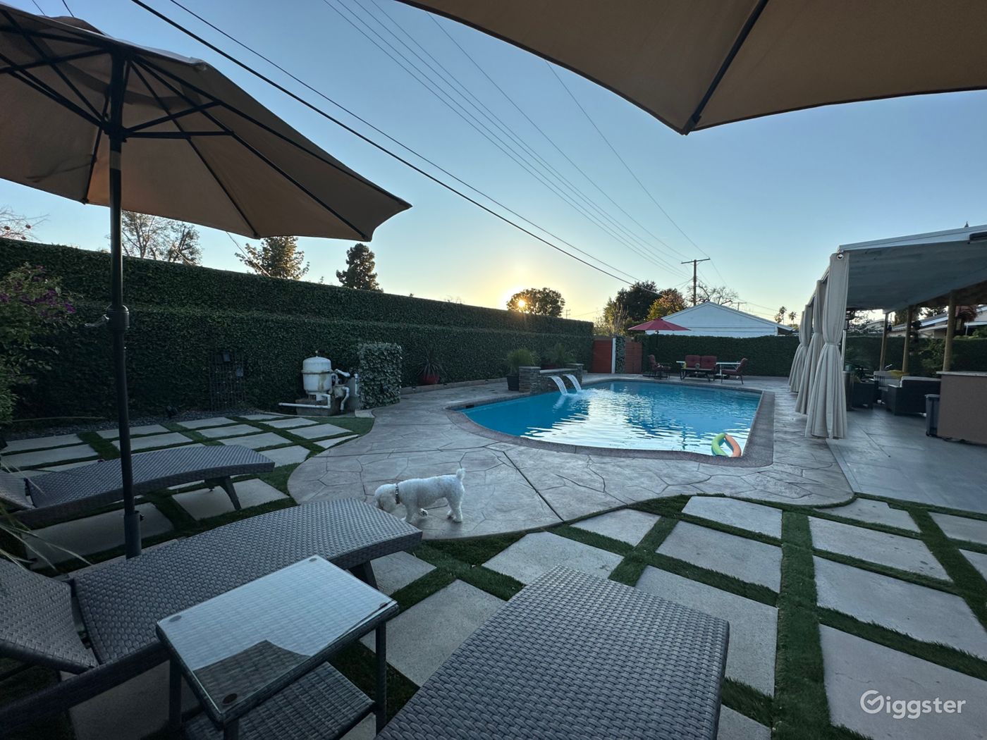 Spacious Outdoor Party Space With Sparkling Pool Rent this location