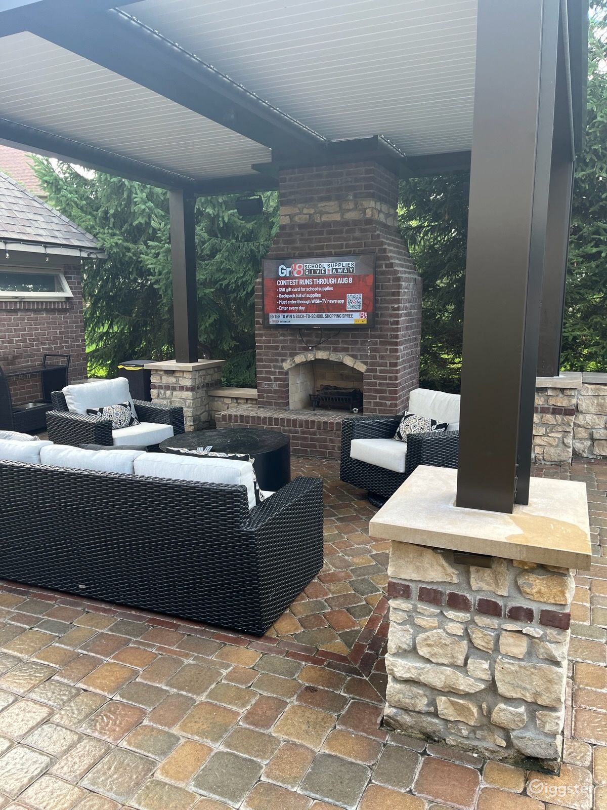 Ultimate Outdoor Oasis , Pool, Speakers,Pergola, Rent this location