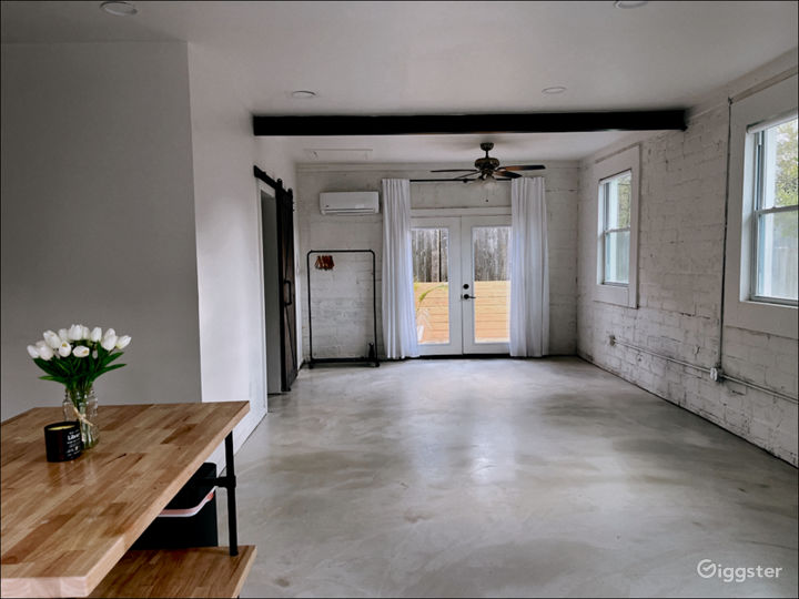 New! Industrial Studio Space with Natural Light Rent this location on