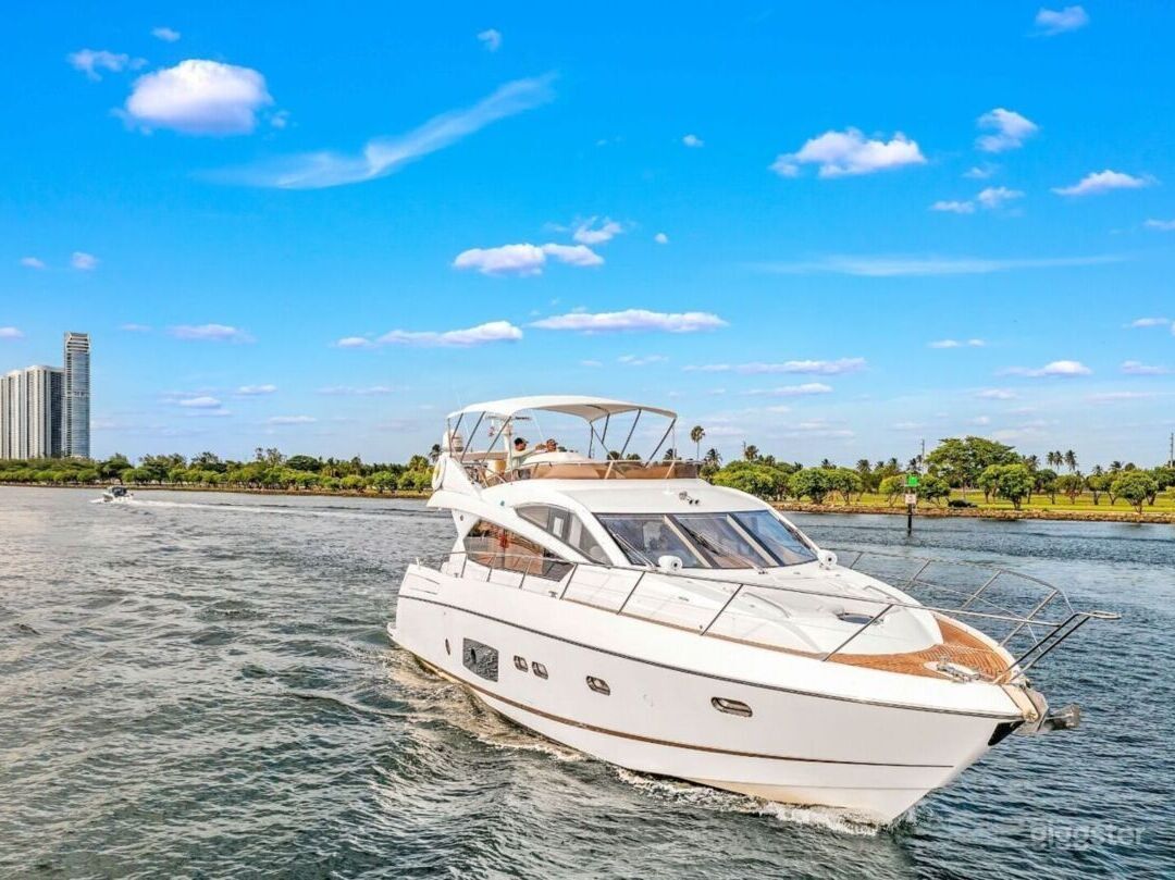 70&#x27; Sunseeker Manhattan- sleek lines