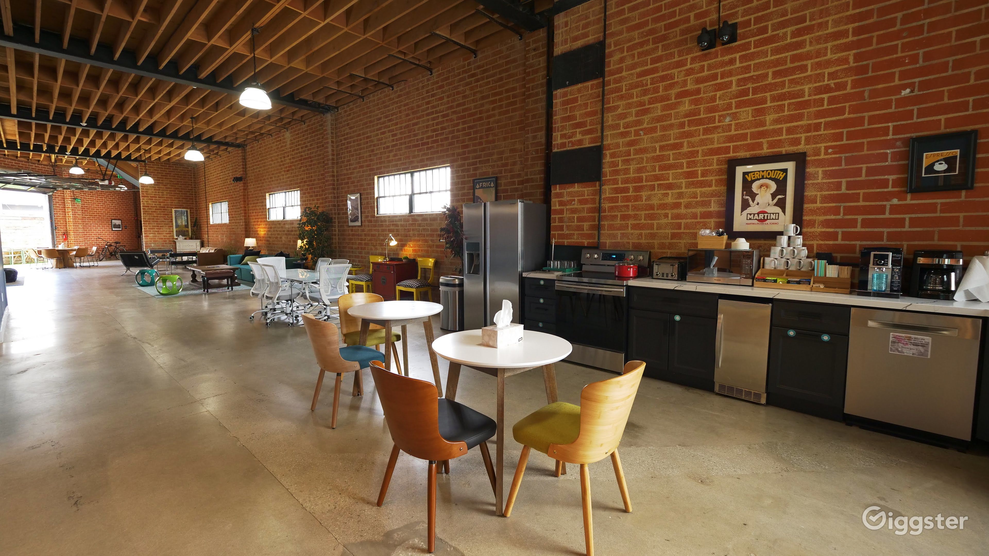 Modern Event Indoor/Outdoor Space Rent this location on Giggster
