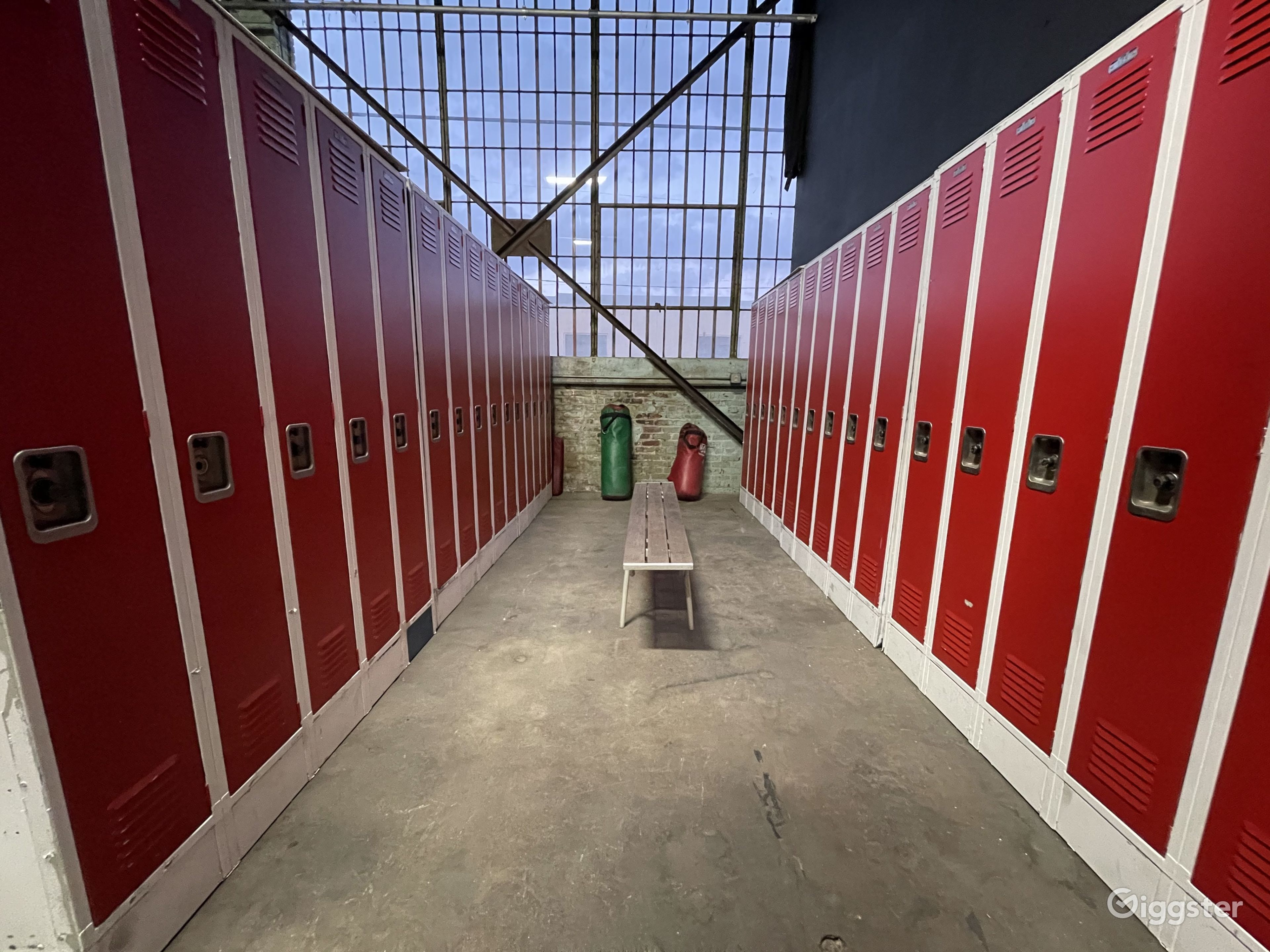 LockerRoom Standing Set In LA Studio Rent this location on Giggster