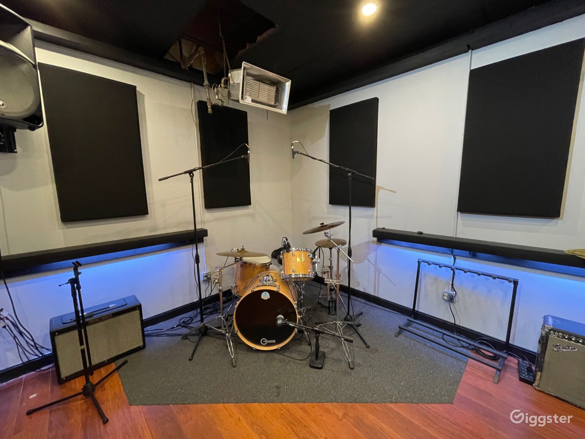 Recording Studio Rent this location on Giggster